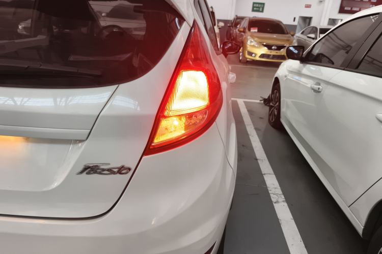 Used Ford Fiesta 2013 Hatchback 1.5L Manual Fashion Edition