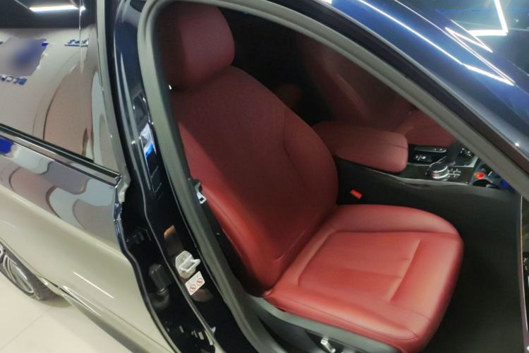 Used BMW 5 Series 2018 Restyled 530Li Leading Edition M Sport Package
