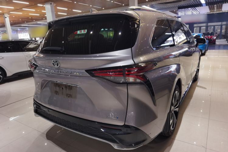 Used Toyota Granvia 2022 2.5L Hybrid Prestige Edition