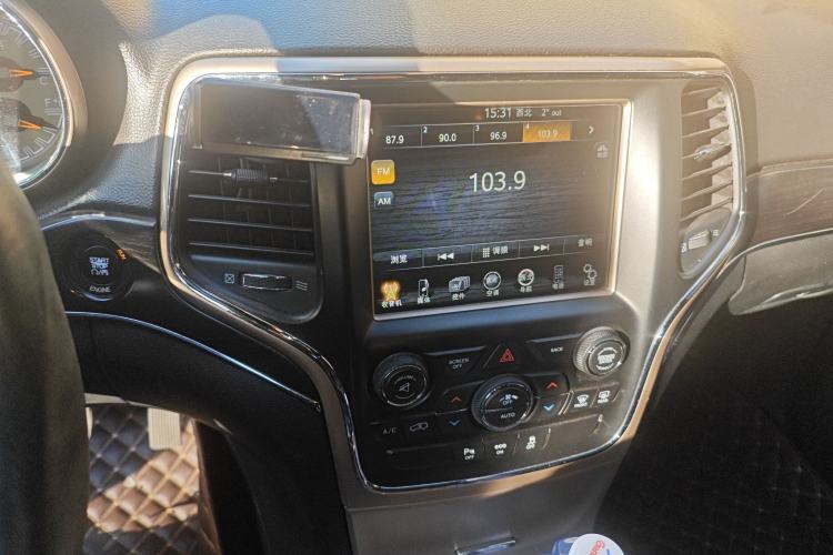 Used  Grand Cherokee (Import) 2014 3.0L Comfort Navigation Edition
