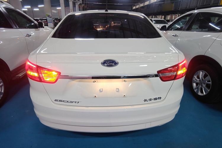 Used Ford Escort 2015 1.5L Automatic Fashion Model
