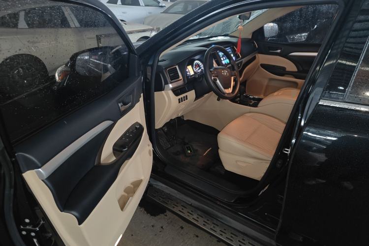 Used Toyota Highlander 2018 2.0T Two-Wheel Drive Elite Version 5 Seats China VI Standard