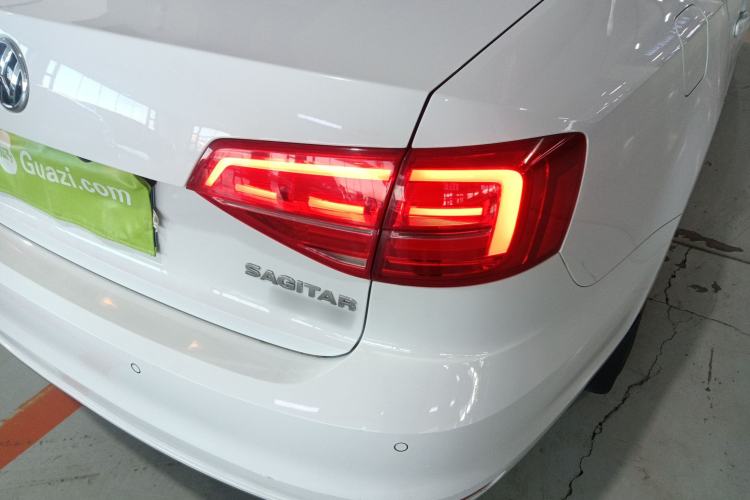 Used Volkswagen Sagitar 2015 230TSI Automatic Comfort Version
