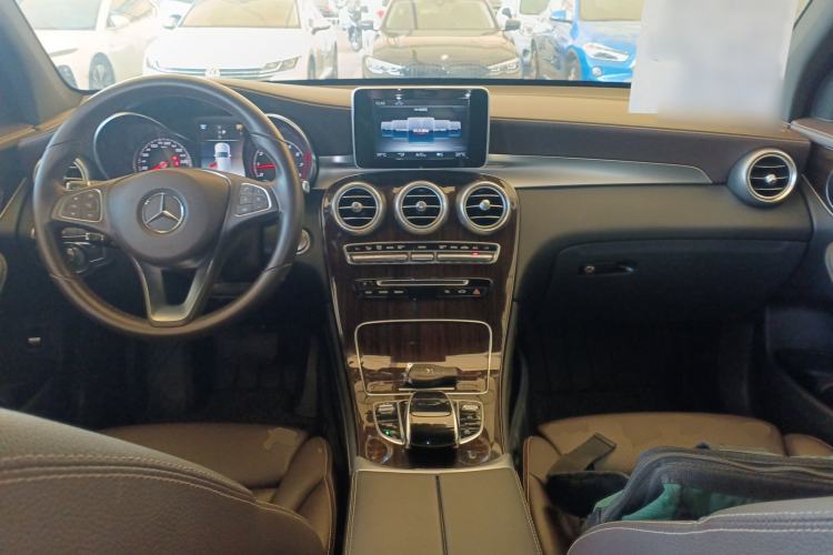 Used Mercedes-Benz GLC 2018 Facelift GLC 260 4MATIC Luxury Edition
