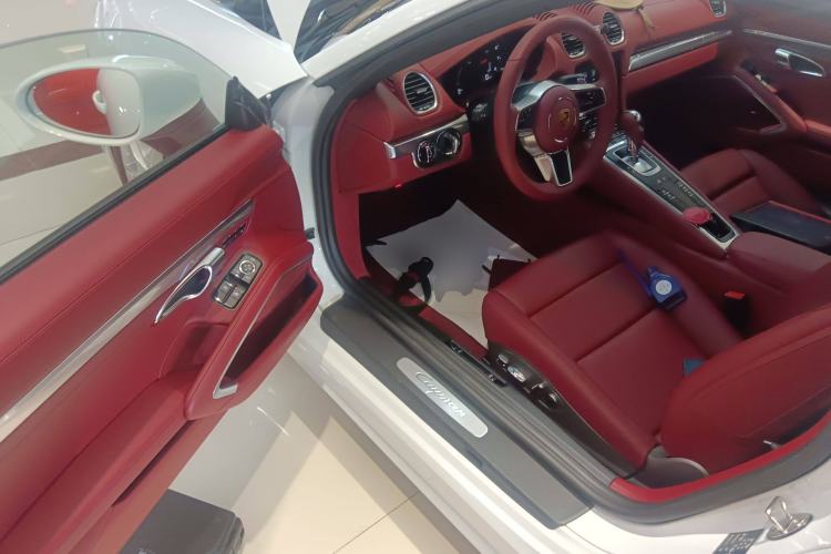 Used Porsche 718 2020 Cayman 2.0T
