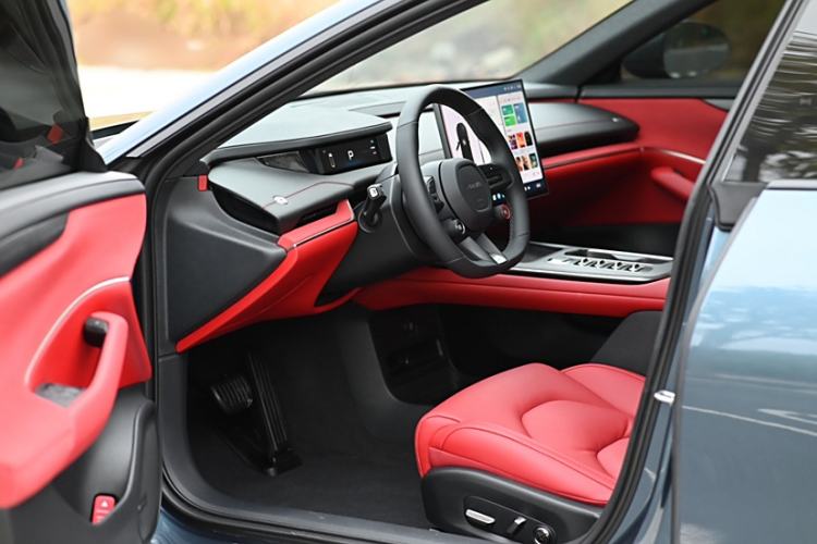 Used  SU7 2024 Rear-Drive Ultra-Long Range Advanced Pro-Level Intelligent Driving Version
