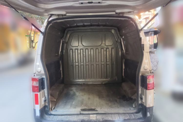 Used Jinbei Hiace X30 2020 1.5L Van Super-Enjoyment Model China VI Standard SWC15M
