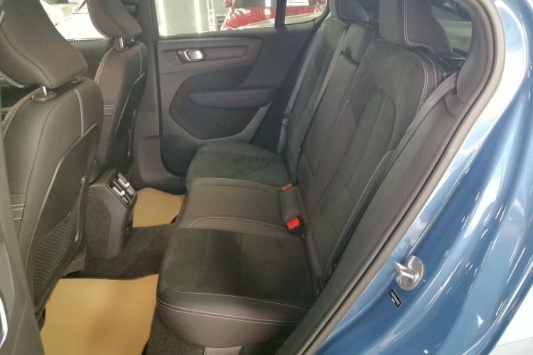 Used Volvo C40 2022 Long-Range PRO Version
