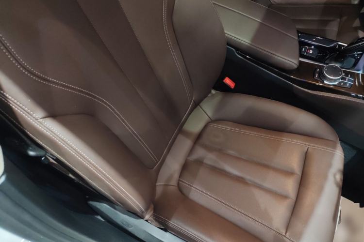 Used BMW 5 Series 2019 Facelifted 525Li Luxury Package
