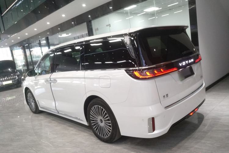 Used VOYAH Dream 2025 PHEV Four-Wheel Drive Prestige Kunpeng Edition