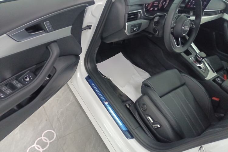 Used Audi A4L 2025 2 Million Units Enjoyment Version 40 TFSI Stylish and Dynamic Type
