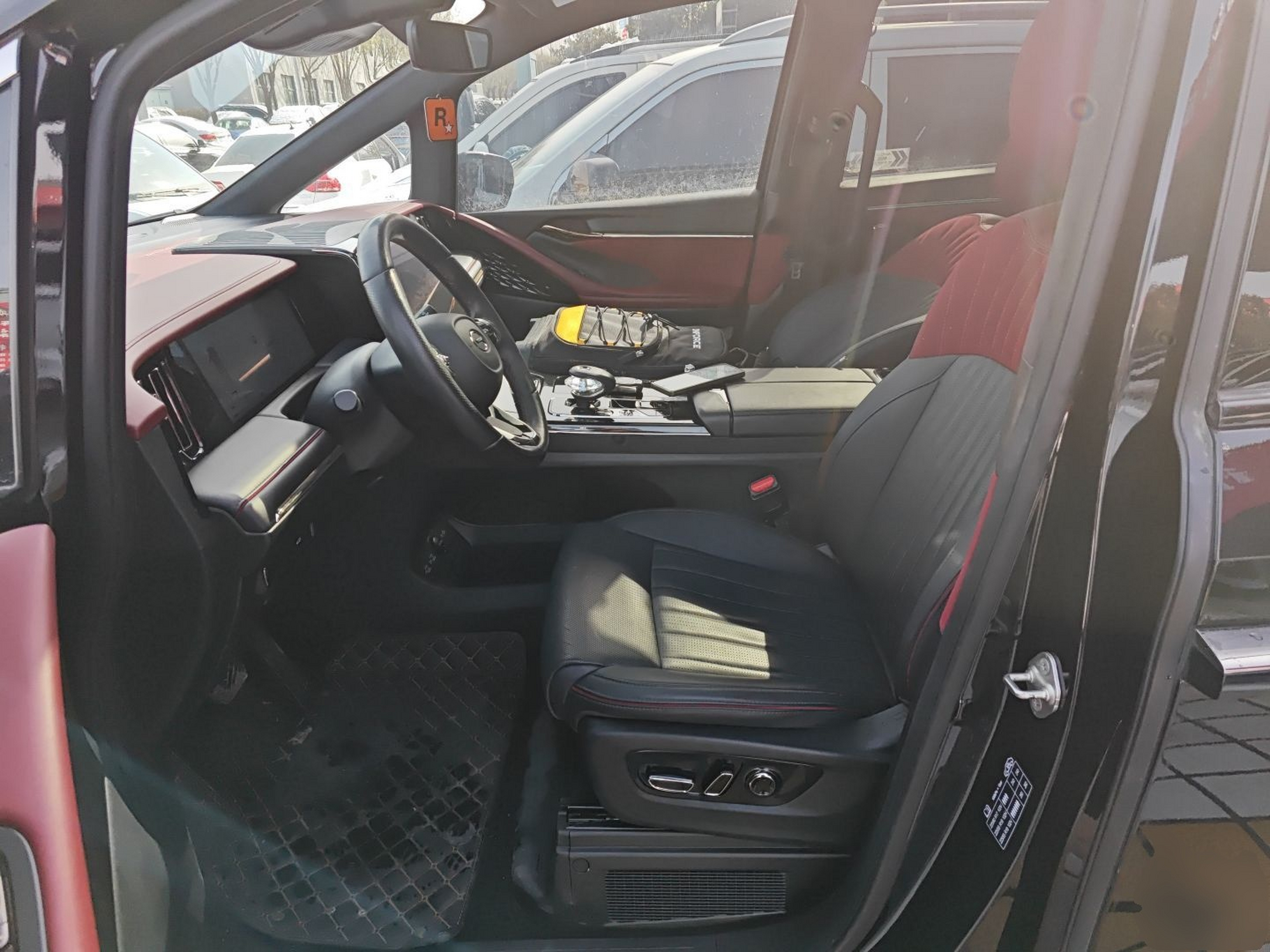 Переднее сиденье в автомобиле