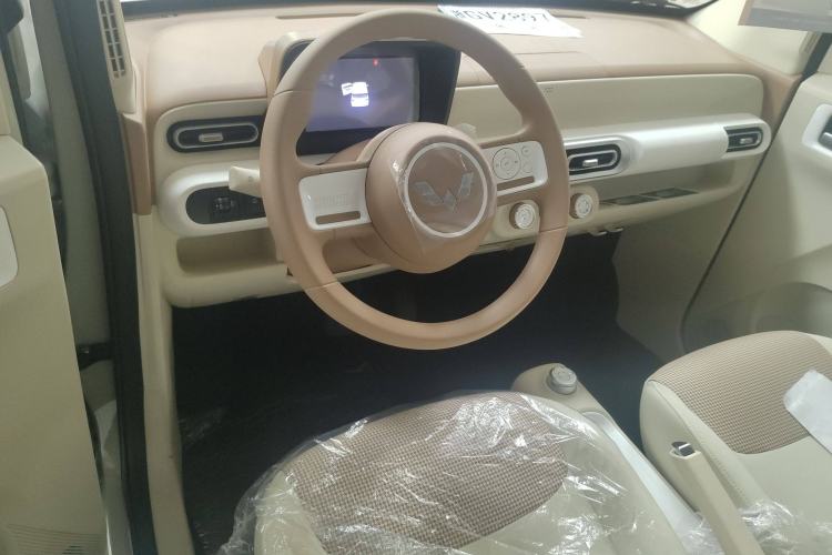 Used Wuling Hongguang MINIEV 2024 3rd Generation 215km Youth Edition
