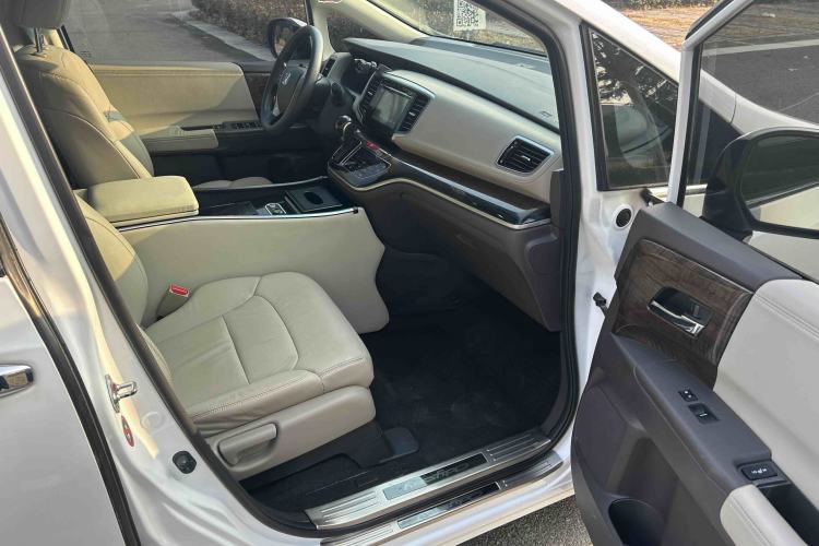 Used Honda Odyssey 2015 Revised 2.4L Luxury Edition