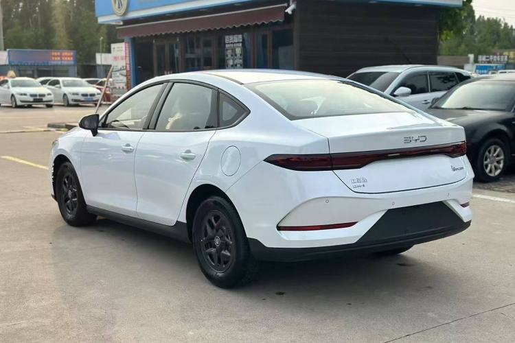 Used BYD Qin PLUS 2025 DM-i Smart Drive 55KM Leading Model
