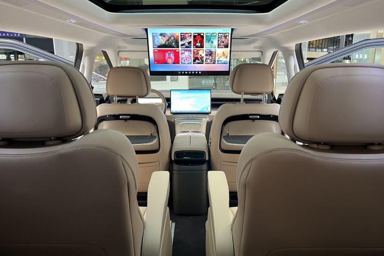 Used XPeng X9 2025 740 Ultra-Long Range Max
