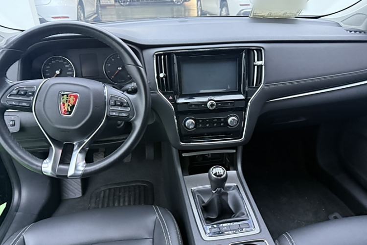 Used Roewe i6 2017 20T Manual Luxury Edition
