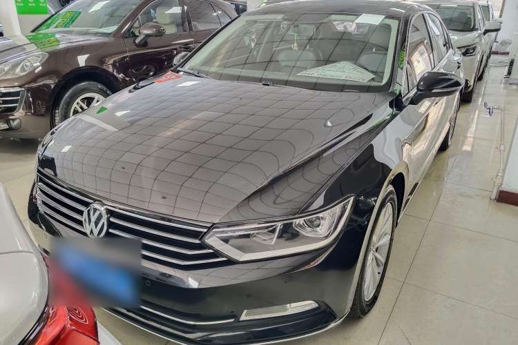 Used Volkswagen Magotan 2018 330TSI DSG Advanced Model

