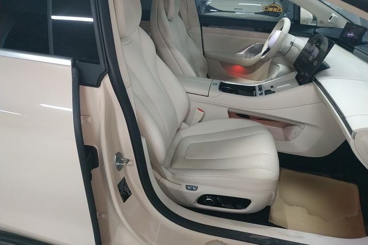 Used Hima Luxeed S7 2025 705 km Pro
