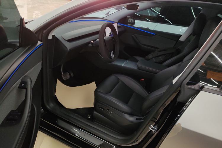 Used Tesla Model Y 2025 Rear-Wheel-Drive Version
