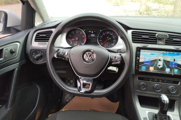 Used Volkswagen Golf 2016 1.6L Automatic Fashion Model