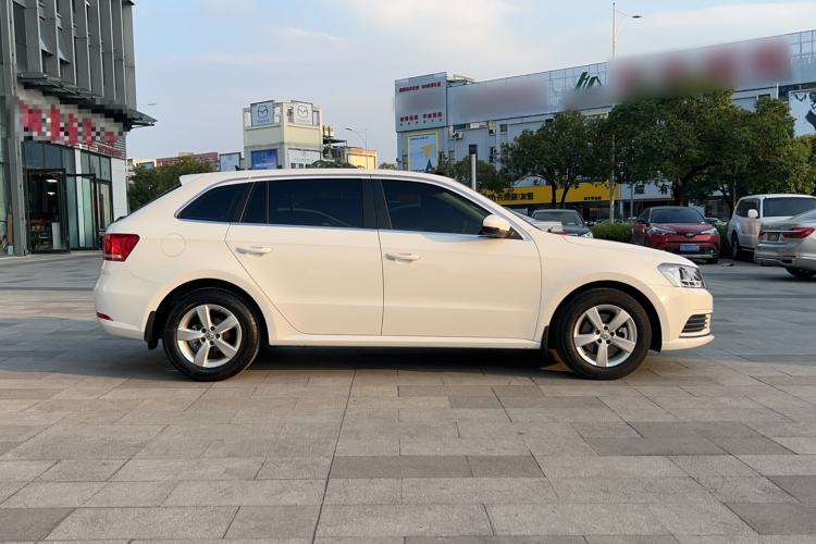 Used Volkswagen Gran Lavida 2015 1.6L Automatic Fashion Edition
