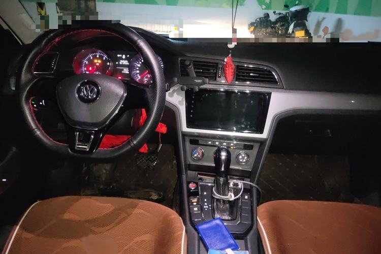 Used Volkswagen Lamando 2015 230TSI DSG Fashion Edition