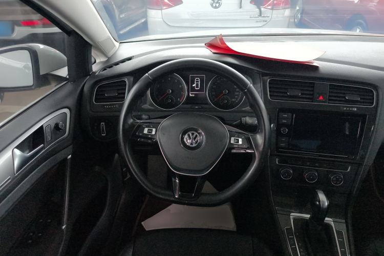 Used Volkswagen Golf 2019 200TSI DSG Comfort Version China VI Standard
