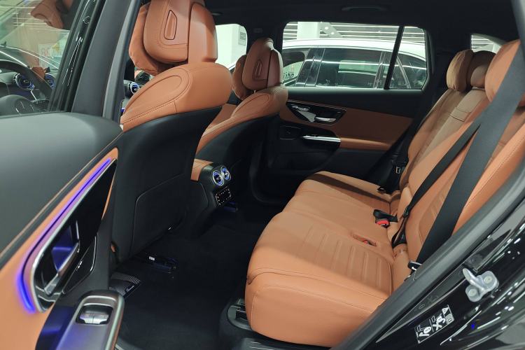 Used Mercedes-Benz GLC 2023 Facelift GLC 260 L 4MATIC Luxury Version 7-Seater
