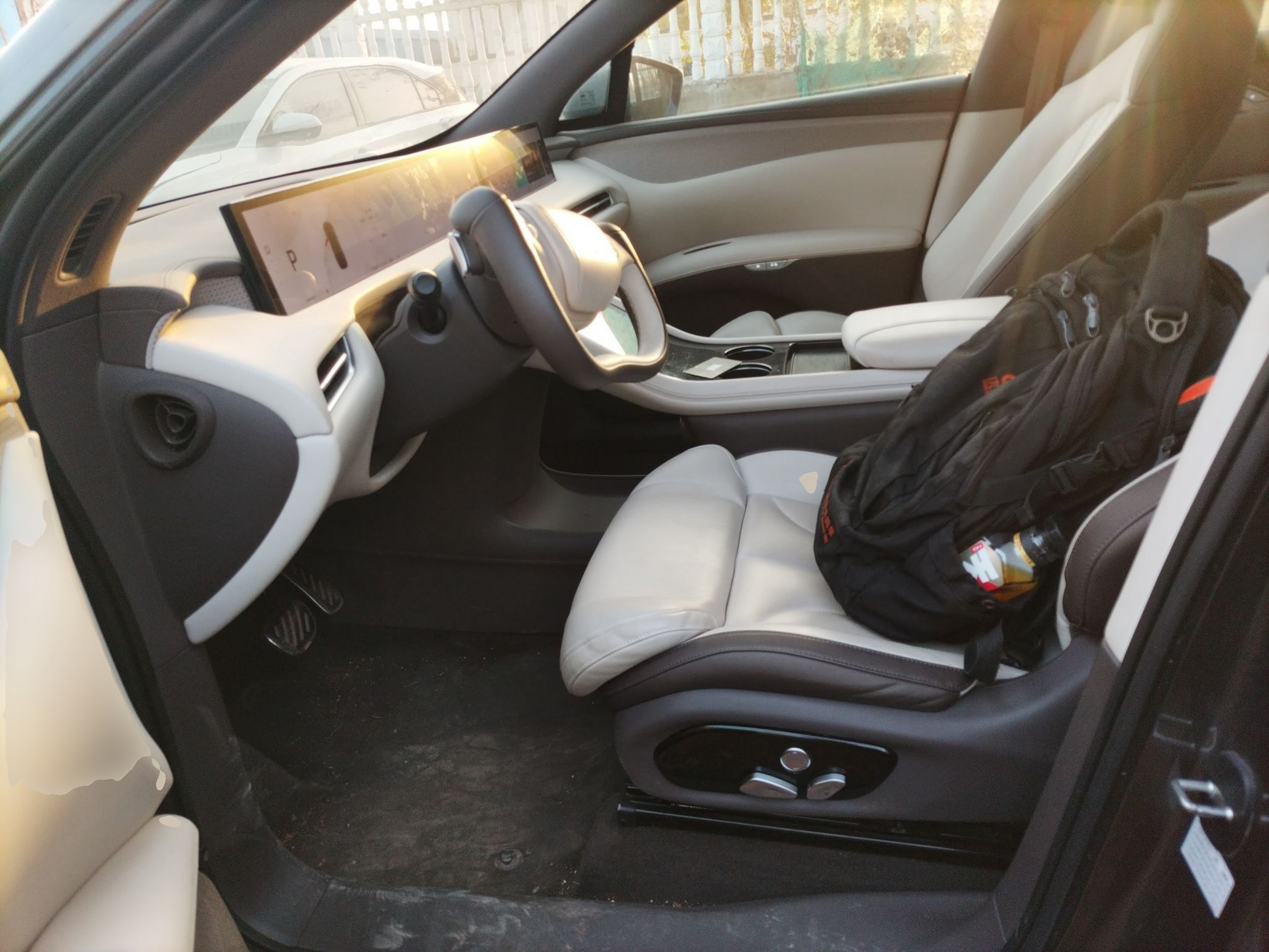 Переднее сиденье в автомобиле