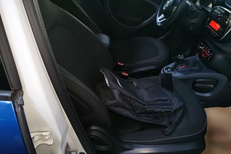 Used  forfour 2016 1.0L 52 kW Passion Edition
