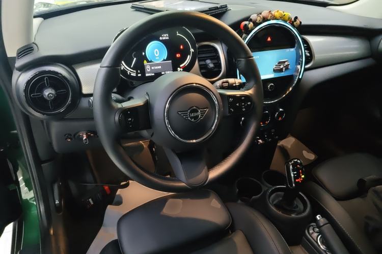 Used  MINI 2022 1.5T COOPER Classic Edition
