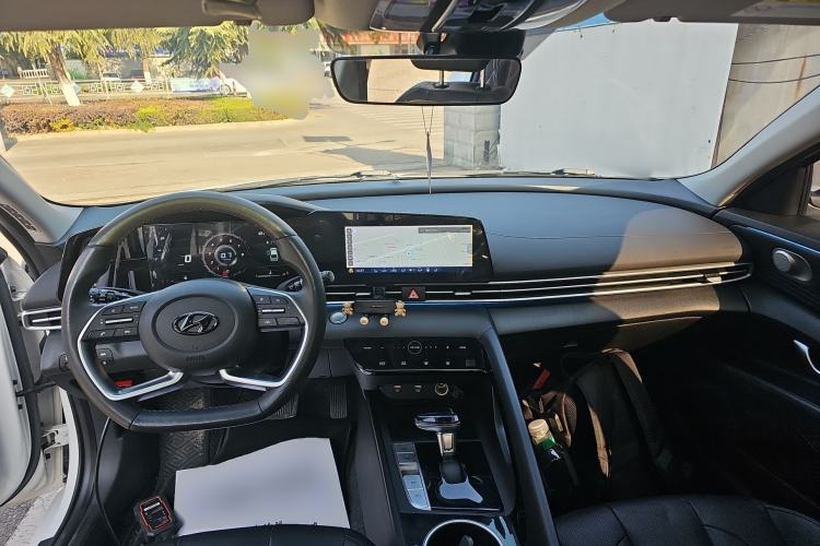 Used Hyundai Elantra 2021 1.5L CVT LUX Prestige Edition
