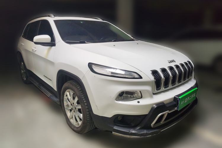 Used  Cherokee 2014 2.4L Luxury Edition