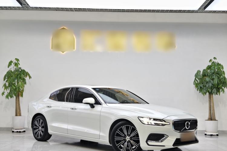 Used Volvo S60 2020 T4 Zhiyuan Luxury Edition
