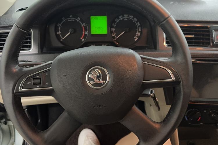 Used Skoda Rapid 2013 1.6L Automatic Smart Selection Model