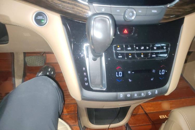 Used Buick GL8 2017 ES 28T Luxury Model China V Standard
