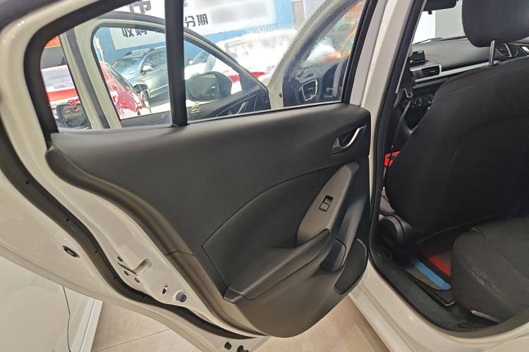 Used Mazda Mazda 3 Axela 2016 Sedan 1.5L Automatic Comfort Model
