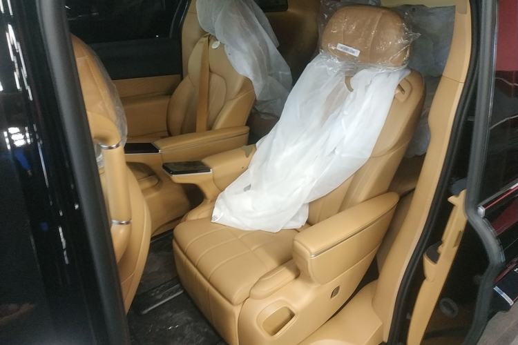 Used VOYAH Dream 2025 PHEV Four-Wheel Drive Excellence Kunpeng Edition
