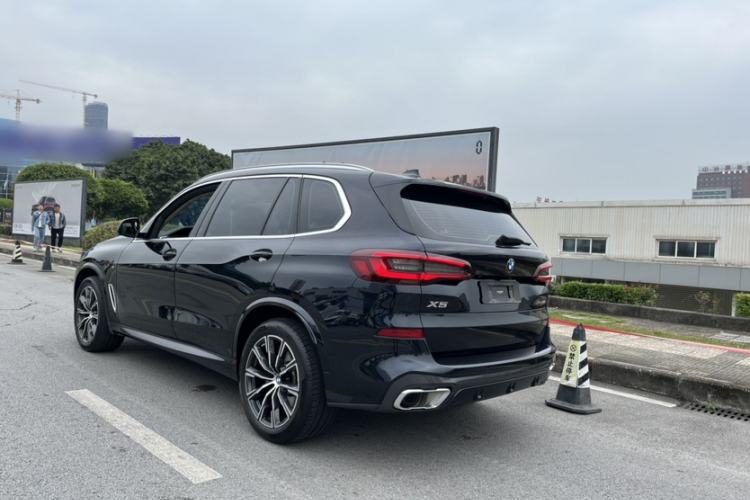 Used BMW X5 2022 Restyled xDrive 30Li Luxury Version M Sport Package
