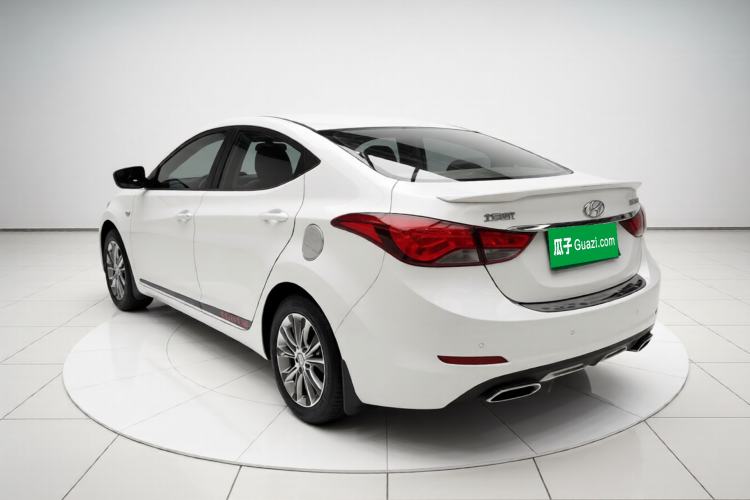 Used Hyundai Elantra (5th Generation / Langdong) 2016 1.6L Automatic Smart Version