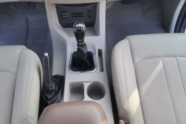 Used FORTHING Lingzhi 2019 M5L 1.6L 7-Seater Luxury Model China VI Standard
