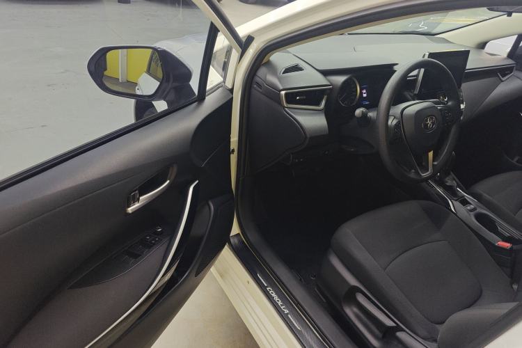 Used Toyota Corolla 2021 Dual-Motor 1.8L E-CVT Elite Edition
