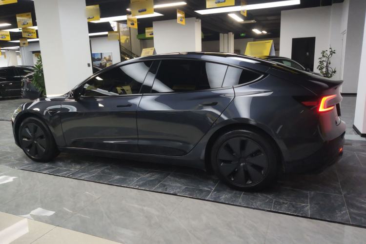 Used Tesla Model 3 2023 Rear-Wheel-Drive Version
