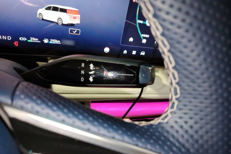 Used Buick GL8 New Energy 2024 Lu Zun Luxury Edition 7-Seater
