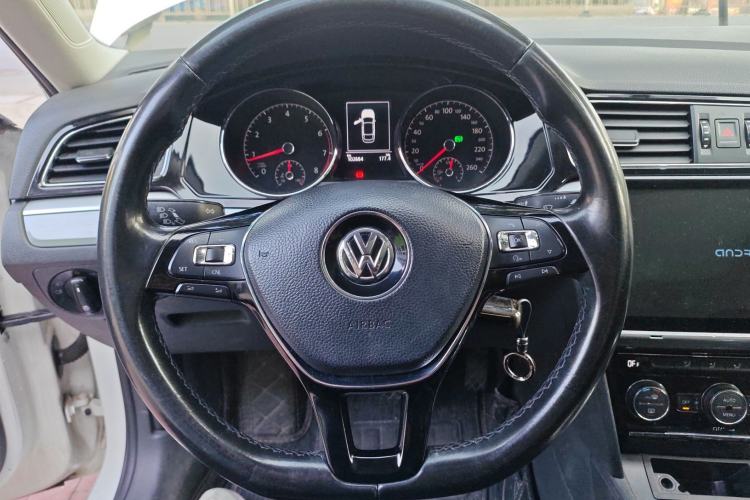 Used Volkswagen Lamando 2017 280TSI DSG Comfort Edition
