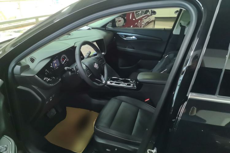 Used Buick Envision 2022 Facelift Encore S 552T Two-Wheel-Drive Luxury Model