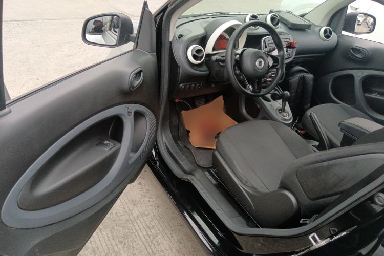 Used  fortwo 2018 1.0L 52kW Hardtop Dynamic Version China V
