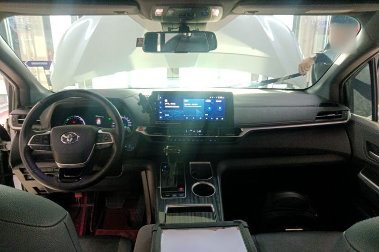 Used Toyota Sienna 2021 2.5L Hybrid Premium Edition