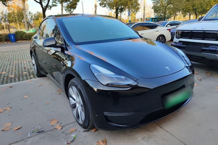 Used Tesla Model Y 2023 Long-Range All-Wheel-Drive Version
